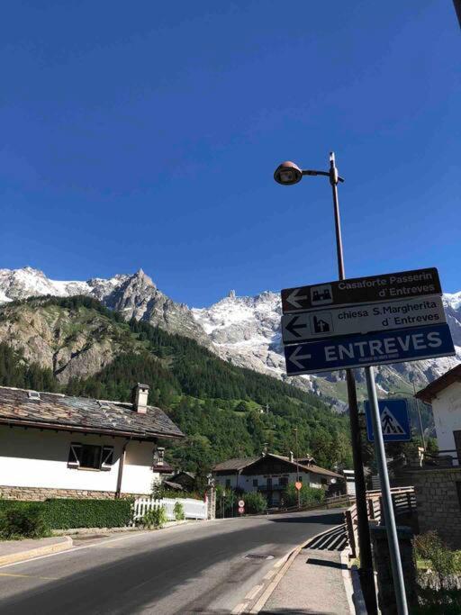 Appartamenti Vista Monte Bianco Courmayeur-Entreves Exterior foto